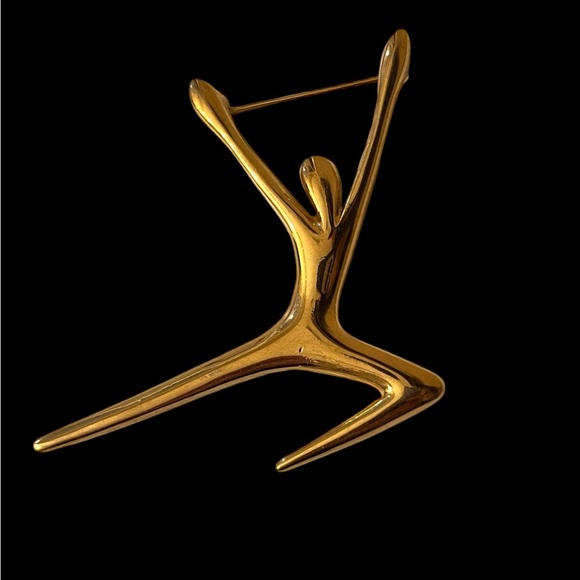Trifari Leaping Dancing Jumping Person Figural Brooch Gold Tone Vintage Signed - Picture 1 of 6